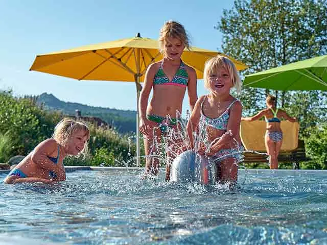 Spielbereich im Freibad Bodenmais